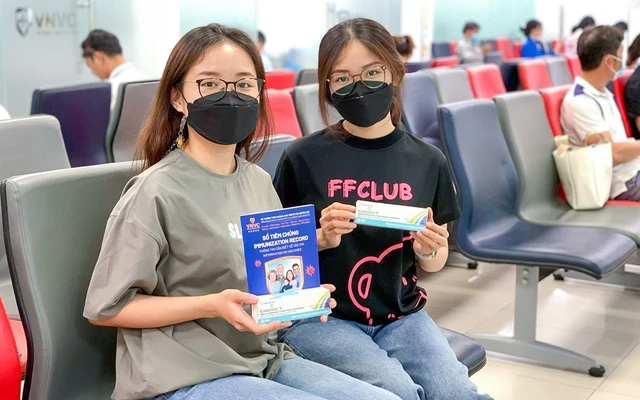 Có nên đợi trẻ dậy thì mới tiêm HPV?