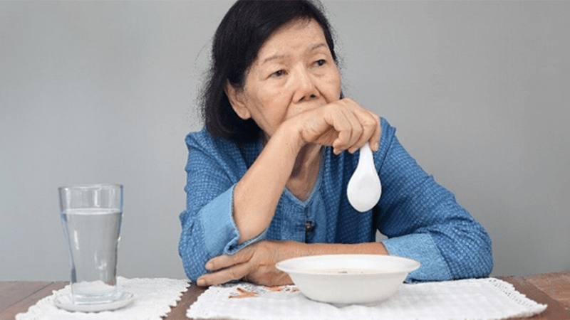 Tiêu thụ thực phẩm giàu protein để cải thiện giấc ngủ của người cao tuổi